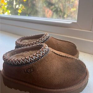 UGG Tazman kid shoes